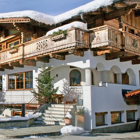 Appartements "Da Zillertaler Und Die Geigerin" Майрхофен Экстерьер фото